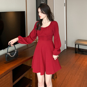 TR14091# 法式复古红色连衣裙新款赫本风日常高级感方领收腰裙子 服装批发女装服饰货源