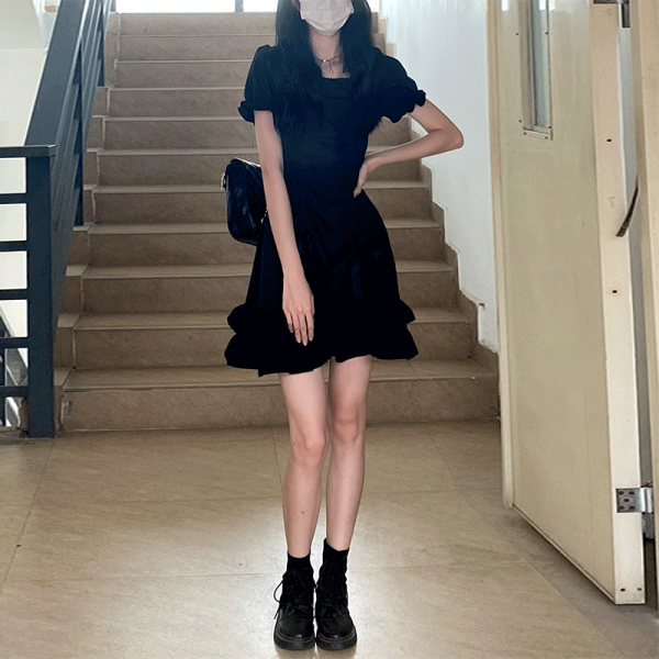 RM2154#小黑裙 夏季设计感小众短裙法式赫本风气质黑色连衣裙子女