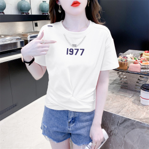 RM7224#夏季新款链条吊坠纯棉短袖短款褶皱显瘦修身数字女T恤