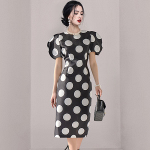 Fashion polka dot buttock dress for women