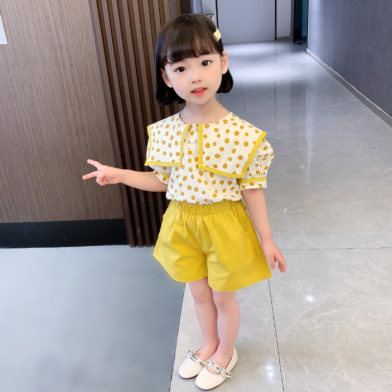 Girls summer polka dot suit 2023 new middle and big children fashionable lapel foreign style summer shorts two-piece set