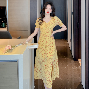 RM11449#法式连衣裙2023夏季款方领泡泡袖设计去有风的地方同款碎花裙