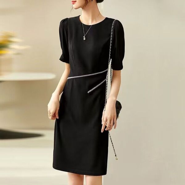 RM12309#不规则连衣裙2023夏季时尚钉珠显瘦收腰轻奢气质小黑裙