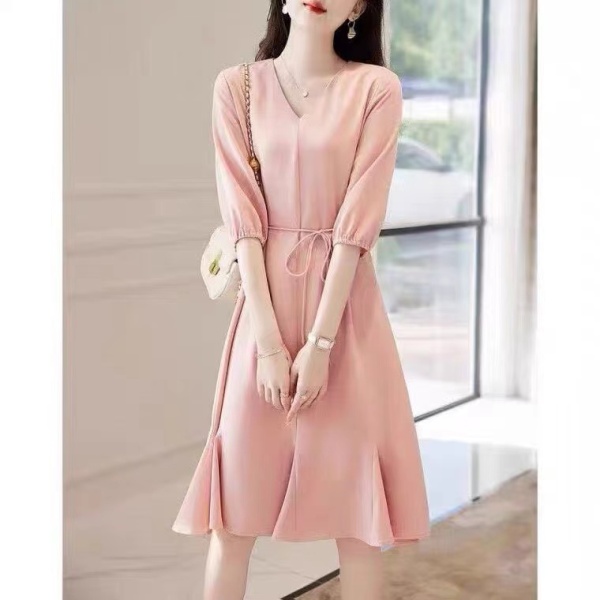 RM6549#新款法式粉色V领连衣裙女收腰裙气质名媛高级感裙子