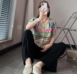 RM4092#V领图案拼色冰丝针织开衫女夏季新款复古短款薄款短袖韩版T恤上衣