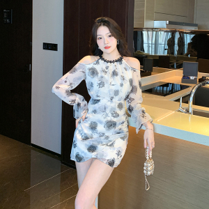 RM5255#夏季新款法式温柔露肩挂脖连衣裙防晒不规则扎染短裙