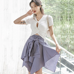 Lace-up knitted top fashion striped skirt suit for women