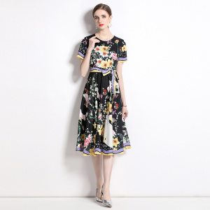 RM5523#春夏新品圆领短袖连衣裙黑色甜美风套头植物花卉印花中长裙女