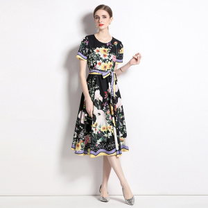 RM5523#春夏新品圆领短袖连衣裙黑色甜美风套头植物花卉印花中长裙女