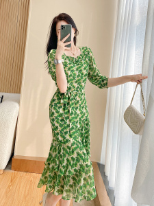 RM5463#碎花连衣裙2023新款女早春高级感别致漂亮七分袖高腰绿色花色裙子