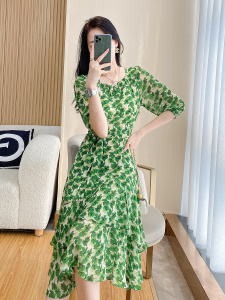 RM5463#碎花连衣裙2023新款女早春高级感别致漂亮七分袖高腰绿色花色裙子