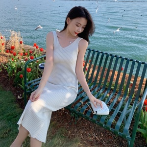 RM6120#大码女装韩版性感收腰显瘦百搭气质修身V领针织背心裙