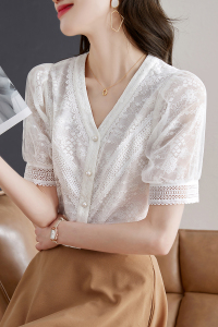 TR18752# 蕾丝V领上衣女夏季新款温柔白色小衫气质泡泡袖衬衫 服装批发女装服饰货源