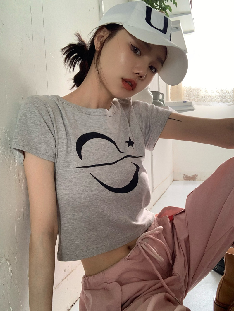 实拍 韩国小众设计辣妹正肩T恤短袖酷感印花高腰显瘦短上衣