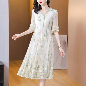 RM5741#年轻款桑蚕丝连衣裙女春夏2023年新款高端绣花真丝气质中长款裙子