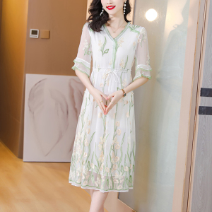 RM5741#年轻款桑蚕丝连衣裙女春夏2023年新款高端绣花真丝气质中长款裙子