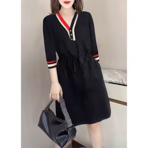 RM12323#赫本风黑色V领收腰显瘦气质七分袖连衣裙女欧洲站2023年春季新款