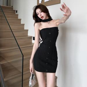 Dating artifact~high-end retro pure desire spicy girl slim fitting neck， bra， and buttocks wrapped dress