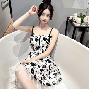 New French Spicy Girl Dress in Real Time Shooting: Female Pure Desire， Small Figure， Small Crowd， A-line Fragmented Flow