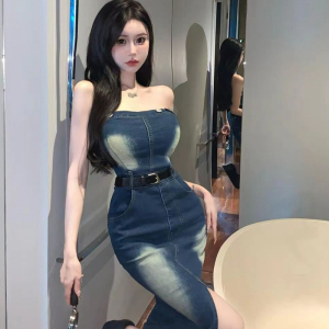 Real time shoot of one shoulder strapless denim dress for women in summer， high-end temperament， waistband， sexy， spicy 