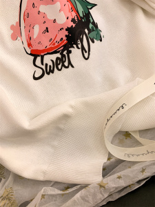 RM5797#新日系减龄草莓字母圆领针织衫