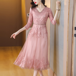 RM5752#名媛气质重工绣花网纱连衣裙女2023春夏新款V领镶钻刺绣长裙