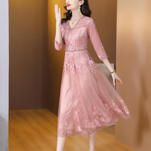 RM5752#名媛气质重工绣花网纱连衣裙女2023春夏新款V领镶钻刺绣长裙
