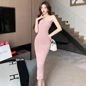 French niche high-end design feeling pure and spicy girl style hanging neck， bra， button knit dress