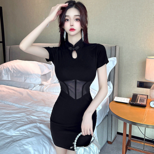 Real time version of pure lustful mesh stitching with retro hollowed out and improved pleated cheongsam slim fitting， na