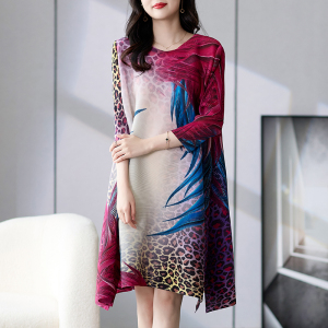 RM5735#新款三宅褶皱印花连衣裙气质宽松显瘦圆领大码妈妈A字裙