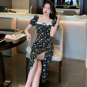 RM13313#碎花连衣裙女夏方领法式小众泡泡袖下摆开叉茶歇裙子