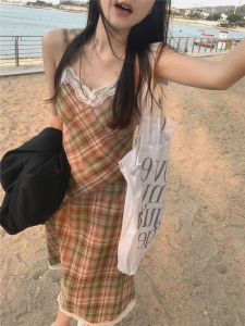 TR24680# 韩系森女甜美蕾丝V领修身高腰茶歇法式格纹吊带连衣裙