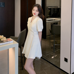 RM5567#夏季新款时尚V领大翻领收腰显瘦短款A字连衣裙