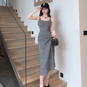 INS Slim Fit Waist Knitted Slim Dress with Slim and Simple Square Neck Inner Wrap Hip Lazy Dress