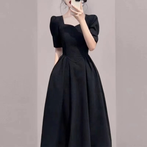 RM18881#气质赫本风高级感方领连衣裙2023夏季新款女装洋气收腰泡泡袖裙子