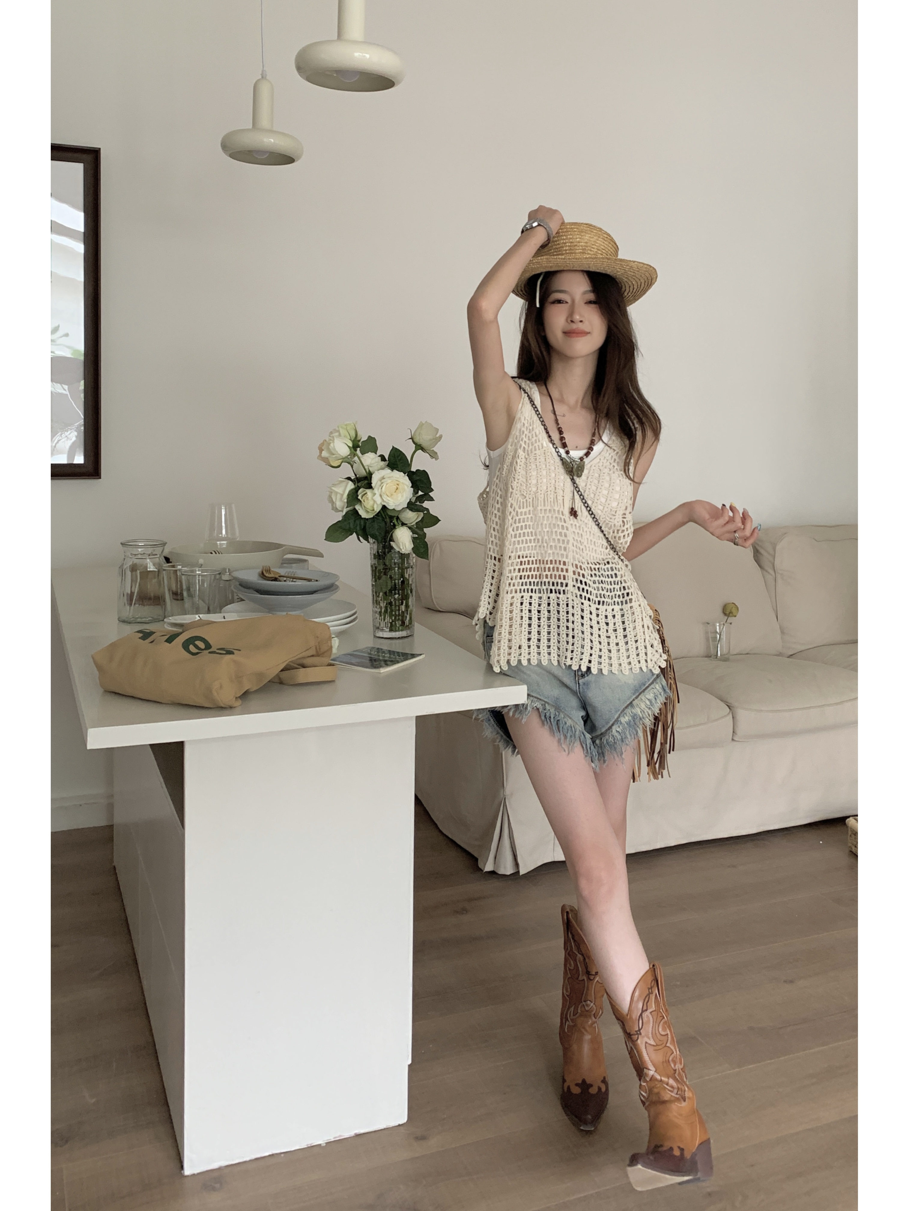 Real shots, large quantities of stocks in stock for summer, hollow crochet vest blouse + versatile white vest top