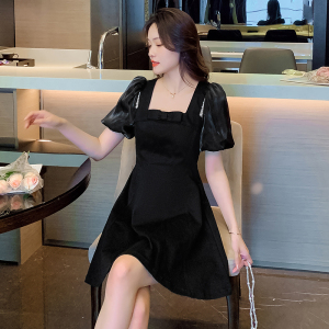 RM11636#夏季新款法式方领连衣裙泡泡袖气质短款收腰小黑裙
