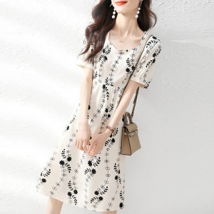 RM6906#高级感别致2023时尚韩版高腰中长款法式印花方领显瘦设计感连衣裙