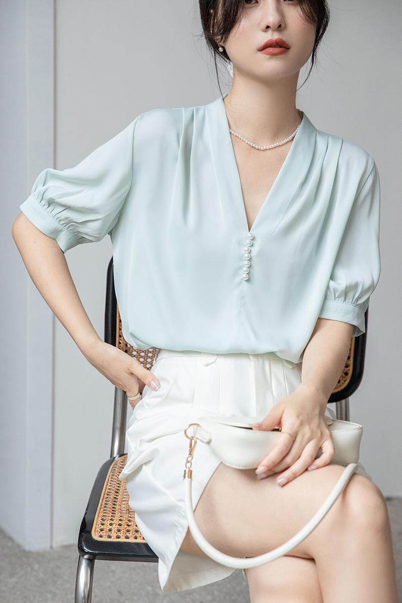 實拍2026夏季新款韓版百搭V領釘珠緞面短袖襯衫女上衣夏