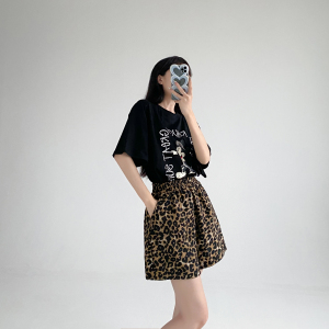 RM8263#夏季新款大版中长豹纹短裤韩版休闲宽松型