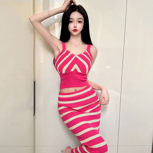 Real time Sweet and Spicy Set Women's Summer Sleeveless Slim Fit Stripe Knitted Sling Strap High Waist Tea Inner Tea Qi 