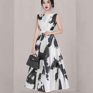 RM7251#夏新款韩版时尚气质优雅显瘦大气大牌黑白印花轻奢碎花连衣裙