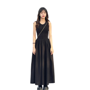 RM7626#黑色无袖连衣裙子女夏2023年新款高级感小黑裙法式赫本风背心长裙
