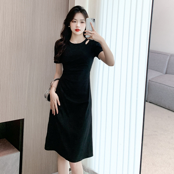 RM11792#新款黑色气质连衣裙女夏高级感别致裙子赫本风小黑裙