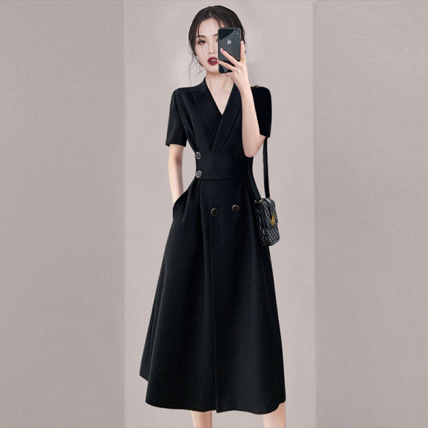 RM9401#轻奢高级感时髦黑色连衣裙2023夏季新款女装小众复古收腰V领...