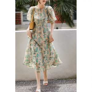 RM8233#轻盈有夏日氛围 青绿潋滟~五分泡泡袖连衣裙