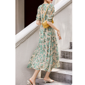 RM8233#轻盈有夏日氛围 青绿潋滟~五分泡泡袖连衣裙