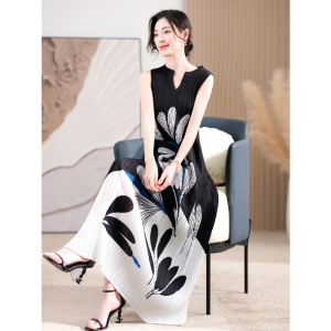 TR35811# 三宅褶夏装连衣裙时尚减龄印花大码女装显瘦背心裙 服装批发女装批发服饰货源