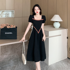 RM21572#法式小众设计感复古高级感赫本风方领黑色连衣裙遮肚子显瘦小黑裙