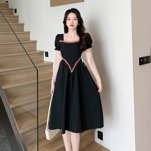 RM21572#法式小众设计感复古高级感赫本风方领黑色连衣裙遮肚子显瘦小黑裙